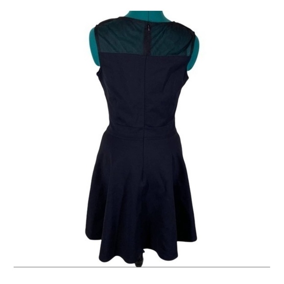 Sleeveless Contrast Mesh Yoke Pleated Dress NWT - Picture 3 of 10